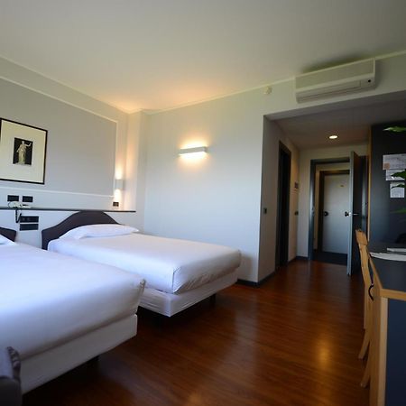 Hotel Mamiani & Relaxing Spa אורבינו חדר תמונה