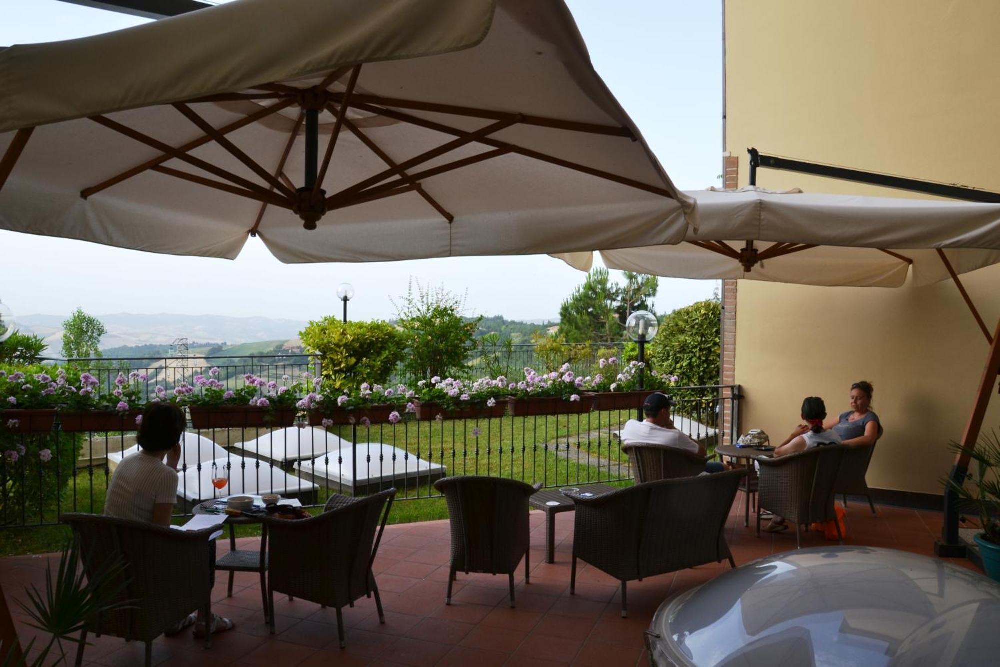 Hotel Mamiani & Relaxing Spa אורבינו מראה חיצוני תמונה